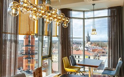 Mango Sky Lounge: Elevated Delights
